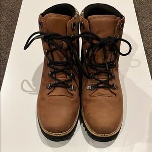 ✨🤎 TOMS Leopard Print Accented Brown Lace Up Boots with Durable Sole 🤎✨